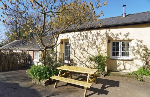 Holsworthy Cottage | Kids Fun Farm Themed Bedroom in Cosy Cob Cottage