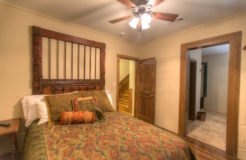 Tyler Bed & Breakfast | Kiepersol Bed and Breakfast