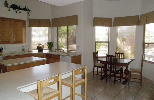 Paradise Valley Village House | Kierland Luxury Home.Resort style large private backyard.10 min to Mayo Hospital