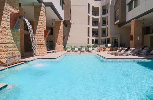 North Scottsdale Apartment | Kierland Oasis - King Bed - Pool - Free Parking G2047
