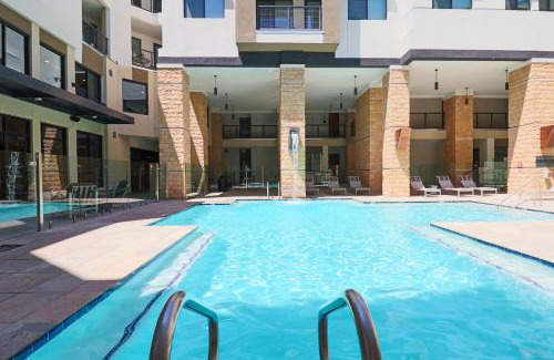 North Scottsdale Apartment | Kierland Oasis - King Bed - Pool - Free Parking G2047