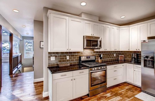 Yosemite West House | Kildrummy Lodge
