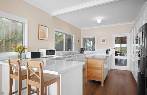 Killcare House | Killcare house quiet & private with stunning views - 90 minutes from Sydney