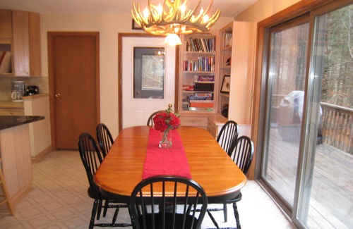 Stockbridge House | Killington Skiers/Snowmobilers/MountainBikers Dream with Outdoor Jacuzzi + Wi-Fi