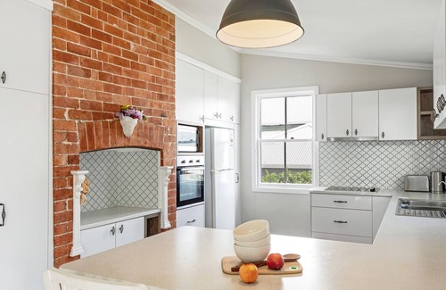 Maclean Cottage | Kilmallie - Pet Friendly