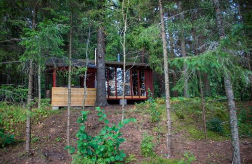 Rouge House | Kimalase Metsamaja