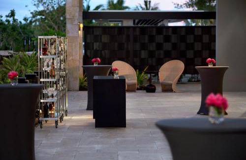 Seven Mile Beach Resort | Kimpton Seafire Resort + Spa by IHG