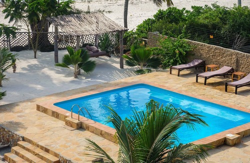 Pongwe Apartment | Kimurimuri - Cozy Beach Apartment with Pool