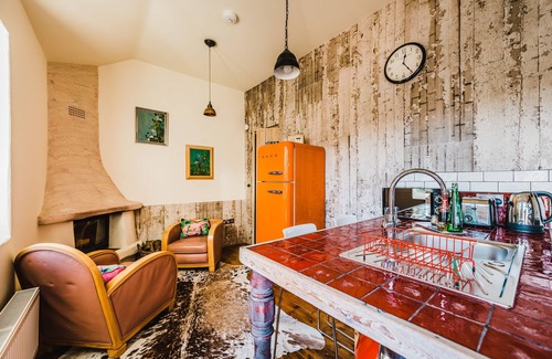 St Austell Bed & Breakfast | King-Apartment-Ensuite-The Hiding Places -Cranny