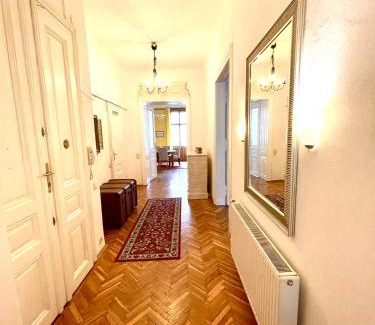 Wahring Apartment | King Apartments | contactless check-in