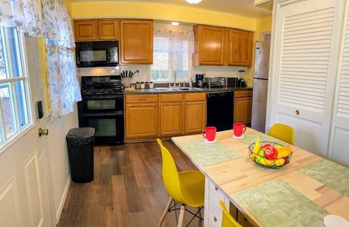 Waukegan House | ☆King Bed/3 bds Home near Naval Base - 6Flags - Casino☆