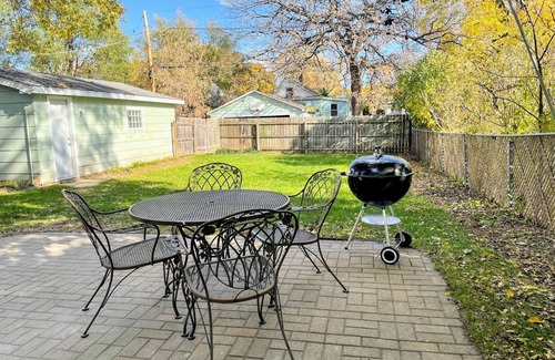Waukegan House | ☆King Bed/3 bds Home near Naval Base - 6Flags - Casino☆