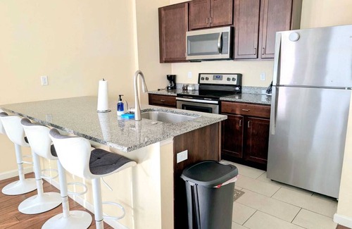 The Gate Apartment | King Bed Apartment-Near Major Hospitals Unit A