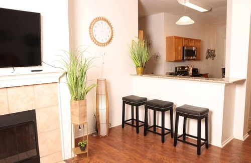 Aubrey House | King Bed + Foosball | Perfect Crew Crash Pad!