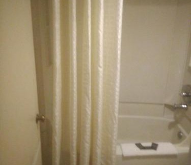Livingston Apartment | King Bed Hotel Studio 238