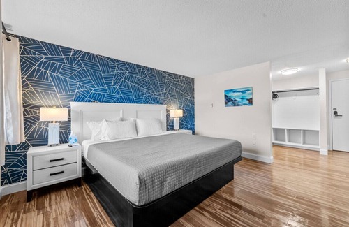 Marshfield Hotel | King Bed in Lux Boutique Hotel