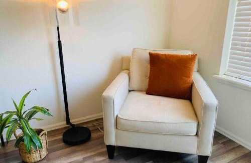 Stetson Hills Apartment | King Bed Suite with Pike Peak Views