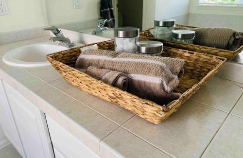 Stetson Hills Apartment | King Bed Suite with Pike Peak Views