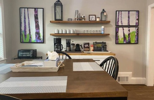Roswell Apartment | KING bed + walk to food & nature. Long-Term Okay!