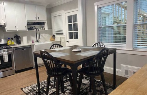 Roswell Apartment | KING bed + walk to food & nature. Long-Term Okay!