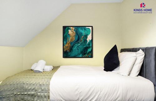Spencers Wood Apartment | King Beds , CCTV Parking , Relocation and workstays