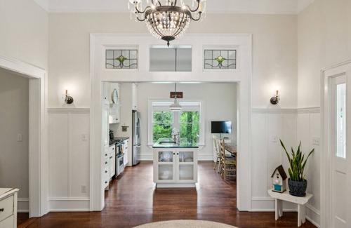 College Heights House | King Beds|Pets Welcome|Historic Queen Anne Cottage