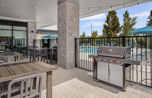 Orlando Apartment | King Room Near Bank of America ORL