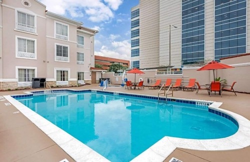North Orange Apartment | King Room Near Fracture Care Center ORL