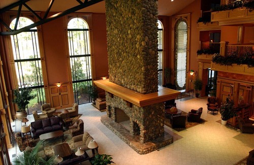 North Bonneville Resort | King Room with Courtyard View