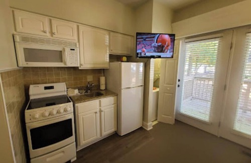 Lackey House | KING'S CREEK