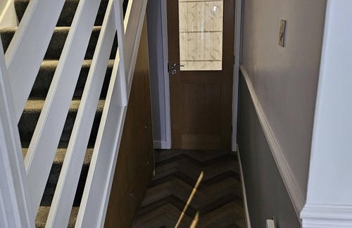 Cannards Grave House | King - Shared Bathroom