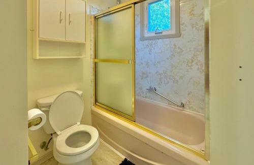 Ottawa Division House | King size bedroom & private bathroom & free parking