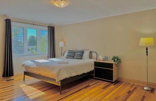 Ottawa Division House | King size bedroom & private bathroom & free parking