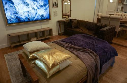 Pittsburgh House | King Size Modern Comfort Near Mercedes Benz Stadium