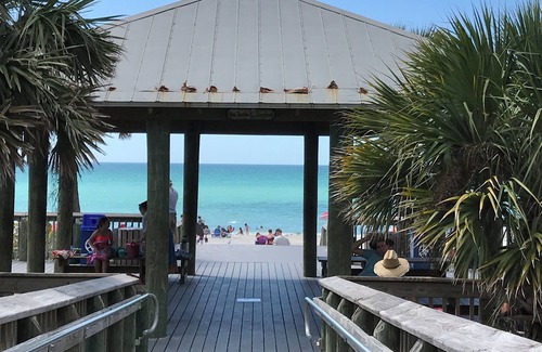 Englewood Apartment | King studio w/Bay views! Private Beach access Walking distance to everything!