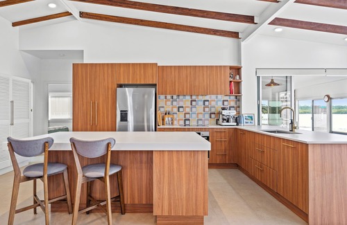 Ballina House | King Tide - Riverfront Holiday Home