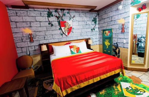 Cypress Gardens Hotel | Kingdom Theme Standard: Fairy-Tale Dreams, Onsite Dining, LEGOLAND Next Door