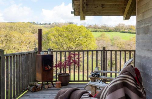 Bodmin House | Kingfisher Cabin, Butterwell Farm, Riverside cabin on 40-acre private estate