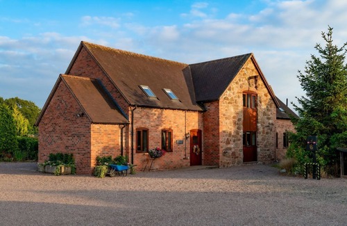 Chelmarsh Cottage | Kingfisher Cottage - sleeps 14 guests in 6 bedrooms