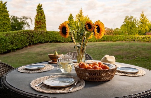 Chelmarsh Cottage | Kingfisher Cottage - sleeps 14 guests in 6 bedrooms