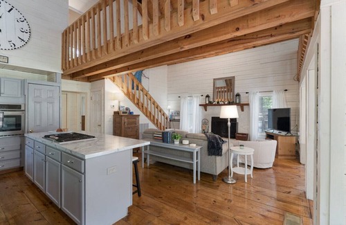 Murphy Cabin | Kingfisher`s Riverside Cabin