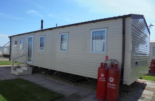 Ingoldmells Apartment | Kingfisher : Seasons:- 8 Berth, Central Heated, Close to site shop