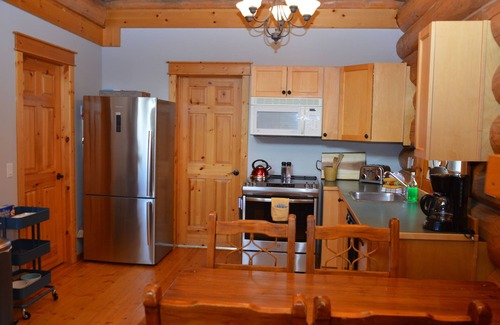 Golden Cabin | Kingmik Chalet - west gate of YOHO National Park