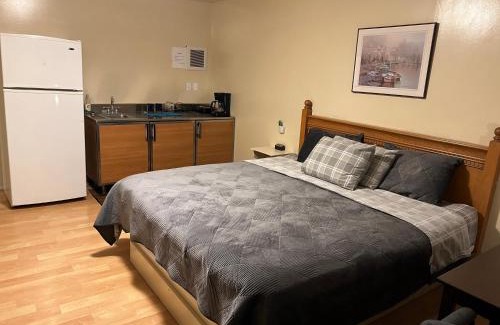 Cold Lake Hotel | Kings Court Motel