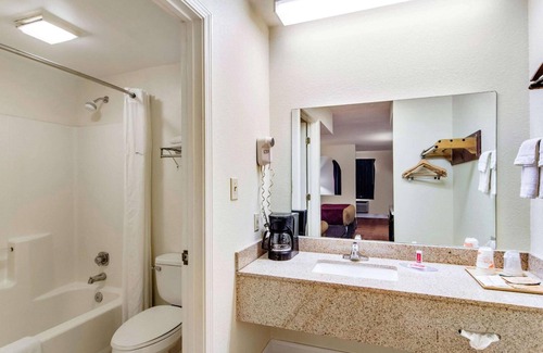 LaFayette Hotel | Kings Inn