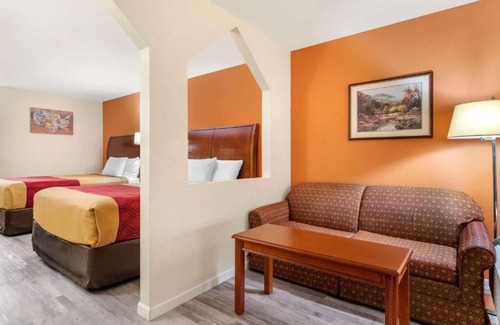 LaFayette Hotel | Kings Inn