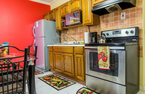 Kingston Apartment | Kingston Jamaica Vacation Rentals - Elegant City Condo