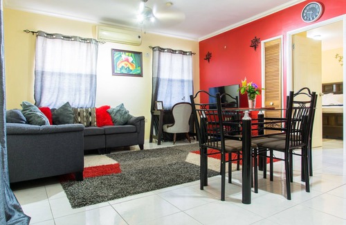 Kingston Apartment | Kingston Jamaica Vacation Rentals - Elegant City Condo
