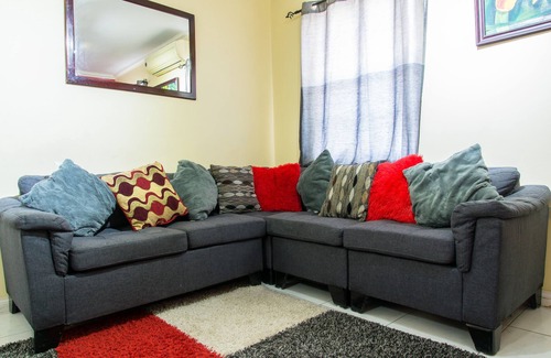 Kingston Apartment | Kingston Jamaica Vacation Rentals - Elegant City Condo