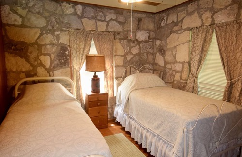 Hunt House | Kipp Cottage - Private Guadalupe Riverfront - 2 Cottages - Beautiful setting